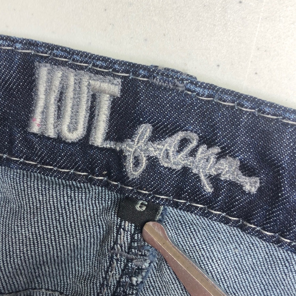 LIKE NEW KUT FROM THE KLOTH BOOTCUT JEANS 6/28x32 ⭐️ - Picture 2 of 13